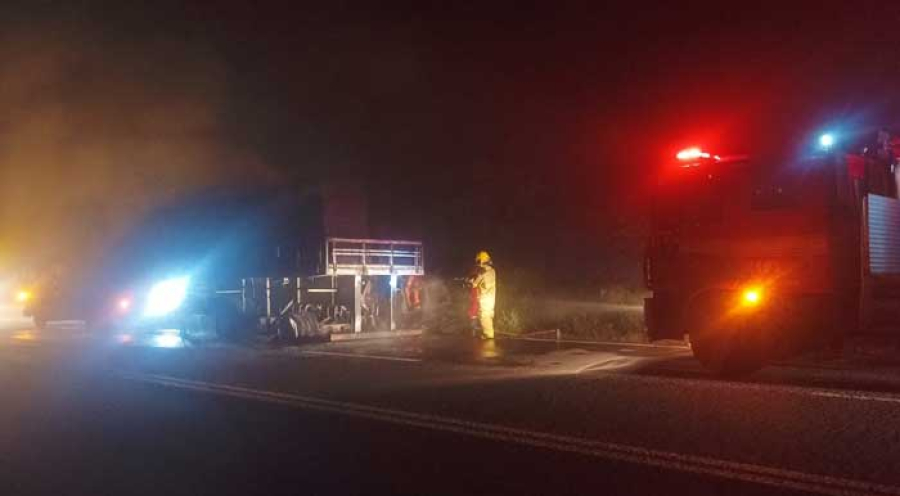 Incêndio em Carreta Interdita Trecho da BR-153 e Mobiliza Bombeiros em Prata (MG)