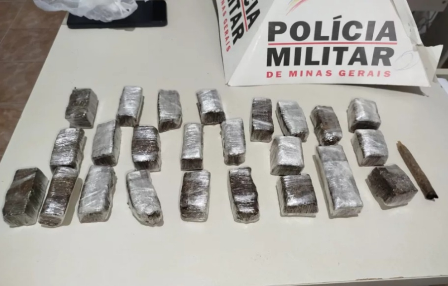 Polícia Militar prende dois homens por tráfico de drogas durante operação em Gurinhatã